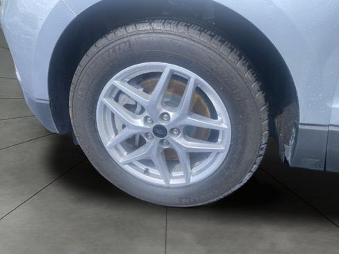 Certified 2024 Ford Edge SEL w/ Convenience Package AWD/4WD image 4