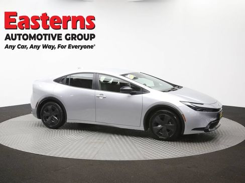 Used 2025 Toyota Prius LE FWD image 45