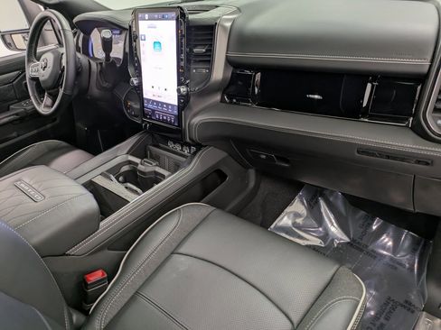 Used 2025 RAM 3500 Limited image 29