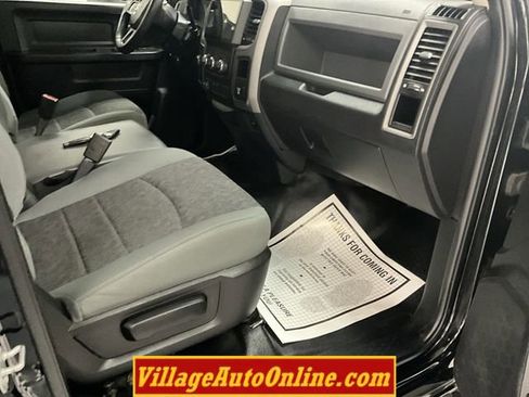 Used 2017 RAM 1500 4x4 Crew Cab image 34