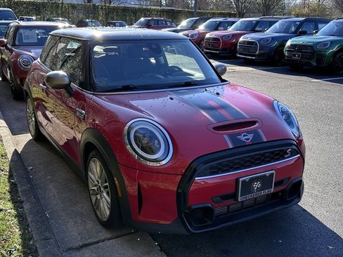 Used 2024 MINI Cooper S image 1
