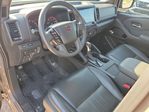 Used 2022 Nissan Frontier PRO-4X w/ Pro-4X Premium Package image 23