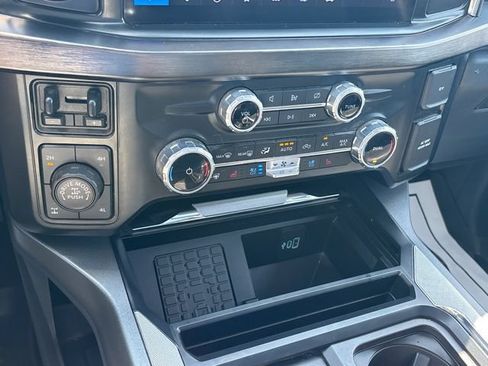 Used 2023 Ford F250 Lariat w/ Lariat Ultimate Package AWD/4WD image 35