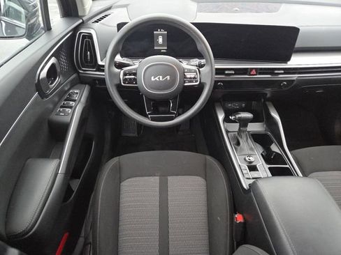 Used 2024 Kia Sorento LX image 27