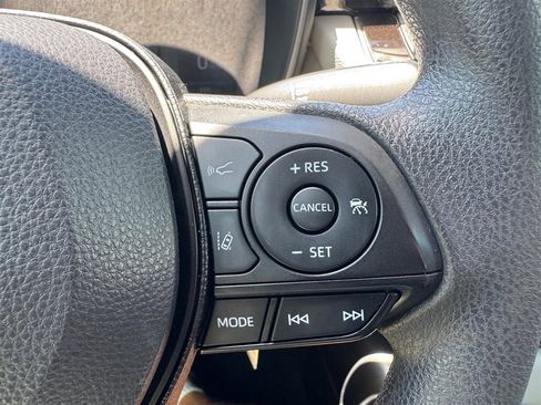 Used 2020 Toyota Corolla L FWD image 12