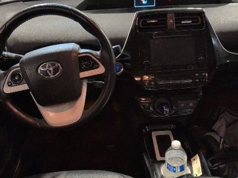 Used 2016 Toyota Prius Four Touring image 8