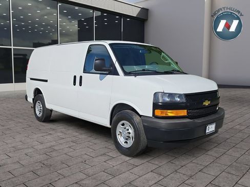 Used 2021 Chevrolet Express 2500 RWD image 7
