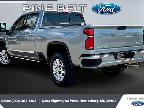 Used 2025 Chevrolet Silverado 2500 High Country w/ High Country Premium Package image 2