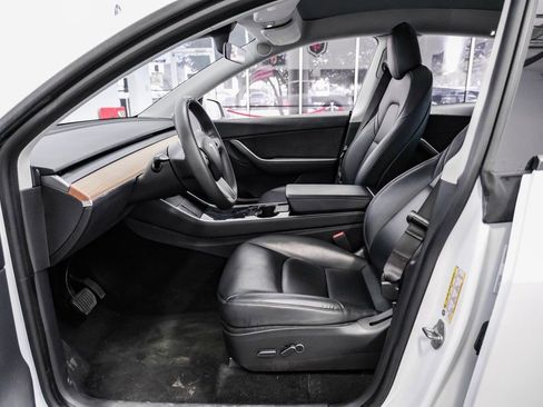Used 2021 Tesla Model Y Long Range image 4