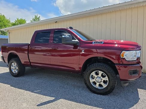 Used 2024 RAM 2500 Big Horn w/ Sport Appearance Package AWD/4WD image 2
