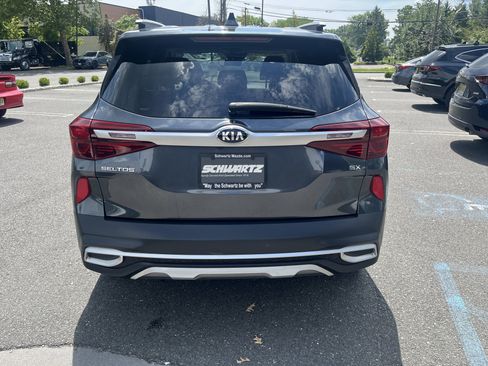Used 2021 Kia Seltos EX AWD/4WD image 3