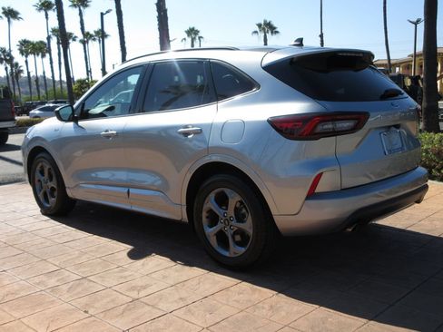 Certified 2023 Ford Escape ST-Line FWD image 2