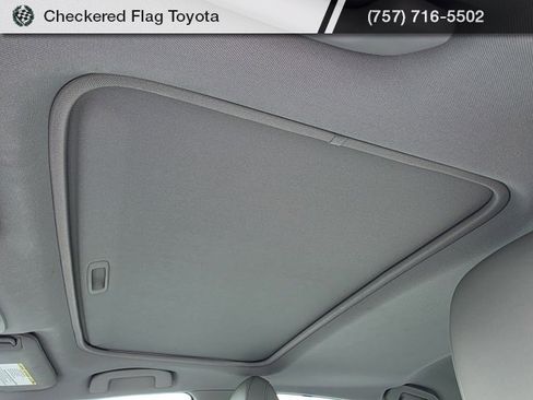 Used 2023 Toyota Camry SE w/ Cold Weather Package image 9