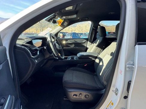 Used 2025 GMC Acadia Elevation AWD/4WD image 20