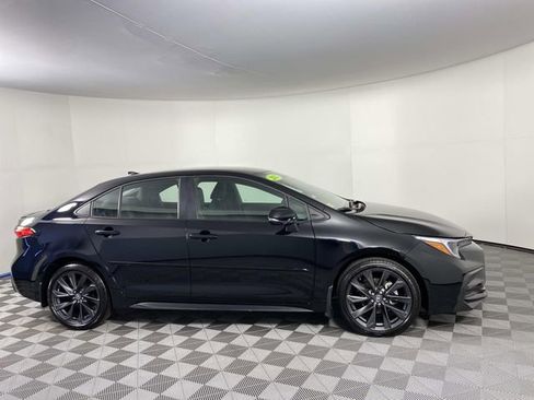 Used 2025 Toyota Corolla SE FWD image 10