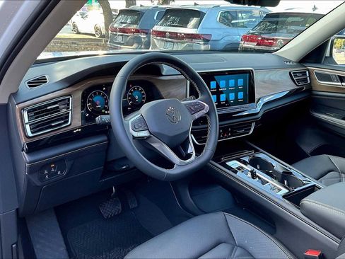 New 2026 Volkswagen Atlas SE image 8