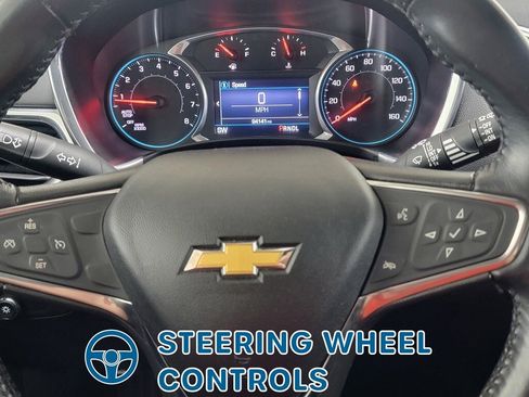 Used 2019 Chevrolet Equinox LT image 18