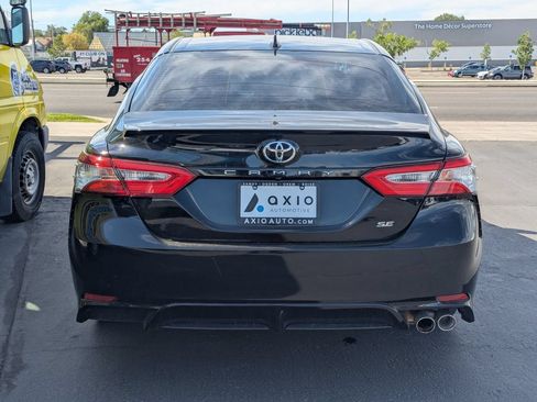 Used 2020 Toyota Camry SE FWD image 6