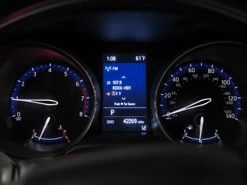 Used 2021 Toyota C-HR XLE image 20