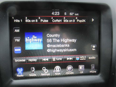 Used 2018 Jeep Cherokee Latitude Plus image 30