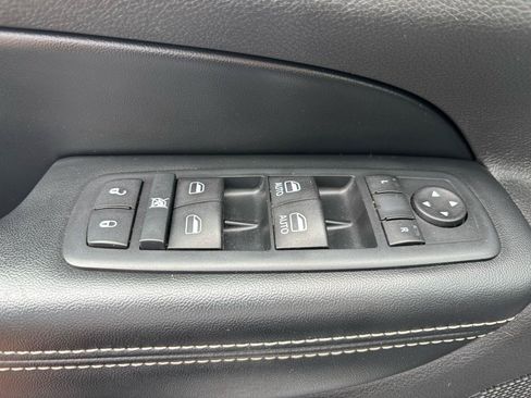 Used 2015 Jeep Grand Cherokee Limited w/ Luxury Group II AWD/4WD image 14