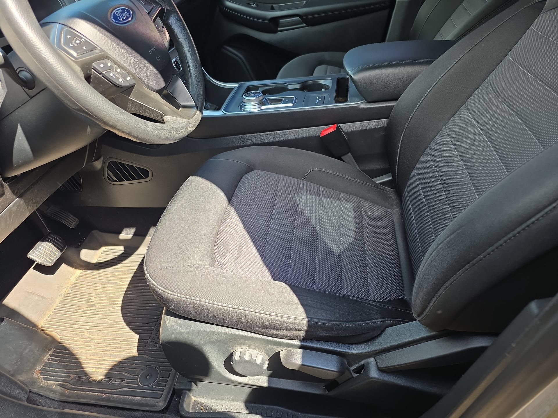 Used 2022 Ford Edge SE w/ Black Appearance Package AWD/4WD image 10