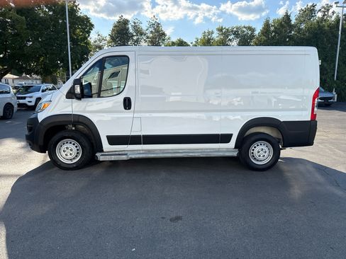 Used 2025 RAM ProMaster 2500 w/ U-Haul Equipment Group FWD image 6
