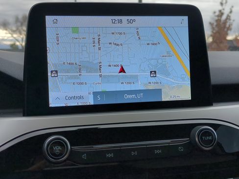 Used 2022 Ford Escape SE image 25