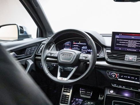 Used 2022 Audi SQ5 Premium Plus w/ Premium Plus Package image 16