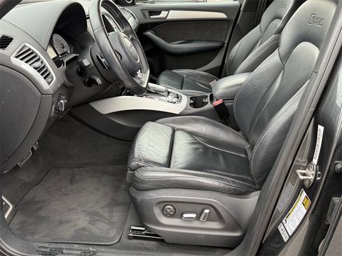 Used 2017 Audi SQ5 Premium Plus w/ Technology Package image 12