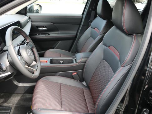 Used 2026 Nissan Kicks SR w/ Cold Weather Package image 25