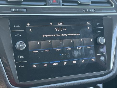 Used 2024 Volkswagen Tiguan SE image 27