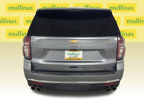 Used 2021 Chevrolet Suburban Premier w/ Premium Package AWD/4WD image 9