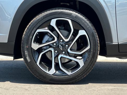 New 2026 Chevrolet Trax RS w/ Driver Confidence Package FWD image 25