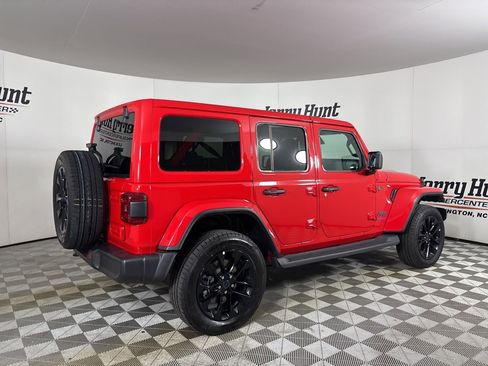 Used 2025 Jeep Wrangler Unlimited Sahara image 4