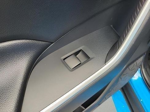 Used 2019 Toyota RAV4 LE FWD image 21