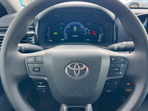 Certified 2025 Toyota Camry LE w/ Convenience Package image 19