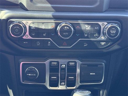 Used 2019 Jeep Wrangler Unlimited Sahara w/ LED Lighting Group image 21