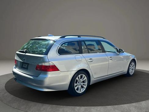 Used 2010 BMW 535i xDrive Wagon AWD/4WD image 5