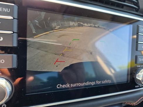 Used 2022 Nissan Versa SR image 15