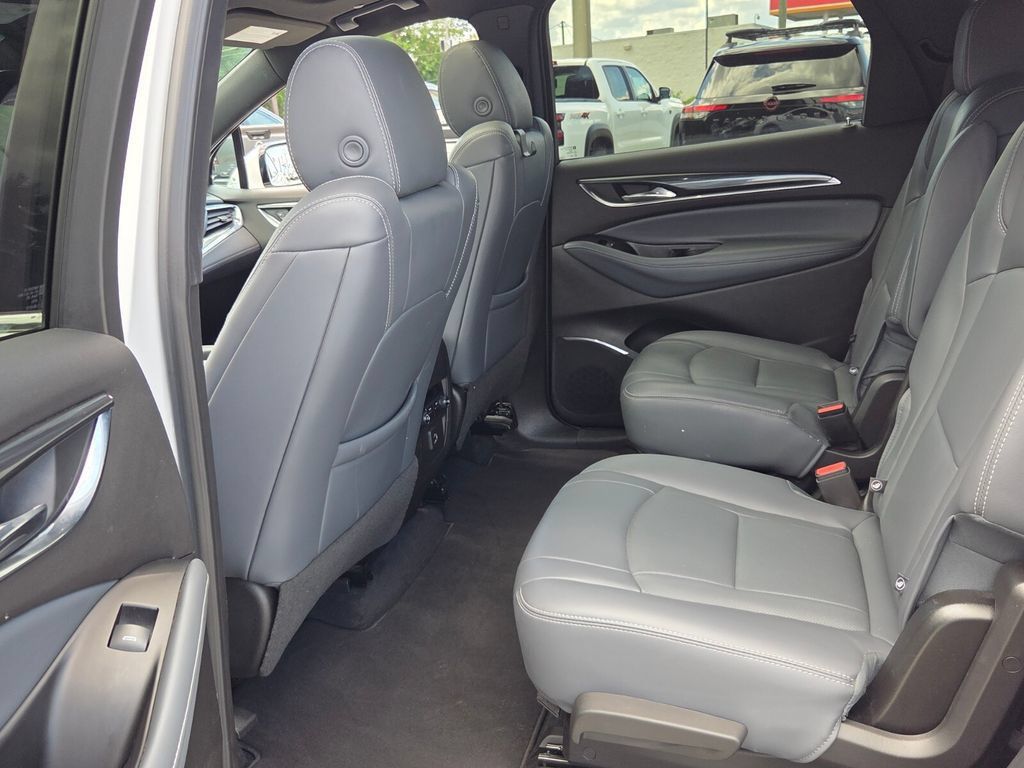 Certified 2023 Buick Enclave Essence w/ Experience Buick Package FWD image 5