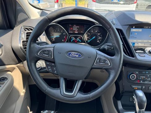 Used 2019 Ford Escape Titanium AWD/4WD image 13