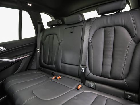 Used 2022 BMW X5 xDrive40i w/ M Sport Package AWD/4WD image 23