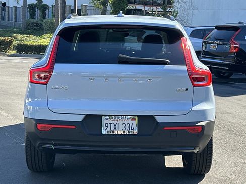 Certified 2026 Volvo XC40 B5 Plus w/ Protection Package Premier image 5
