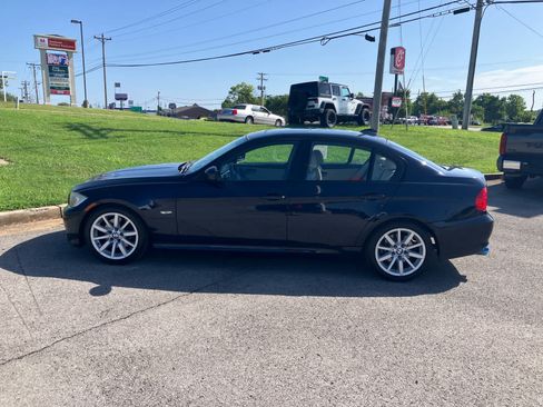 Used 2010 BMW 328i Sedan RWD image 4