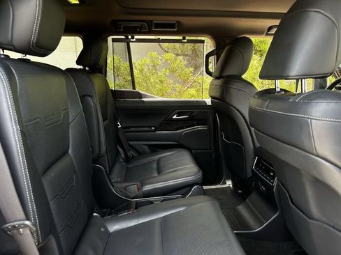 Used 2024 Lexus GX 550 w/ Accessory Package (Z1) AWD/4WD image 33