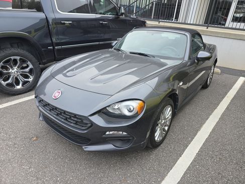 Used 2019 FIAT 124 Spider Classica image 4