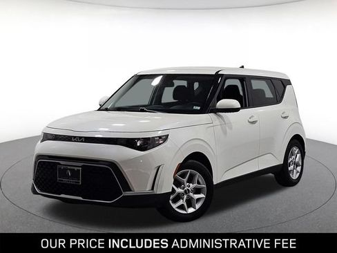 Used 2023 Kia Soul LX w/ Option Group 015 FWD image 1