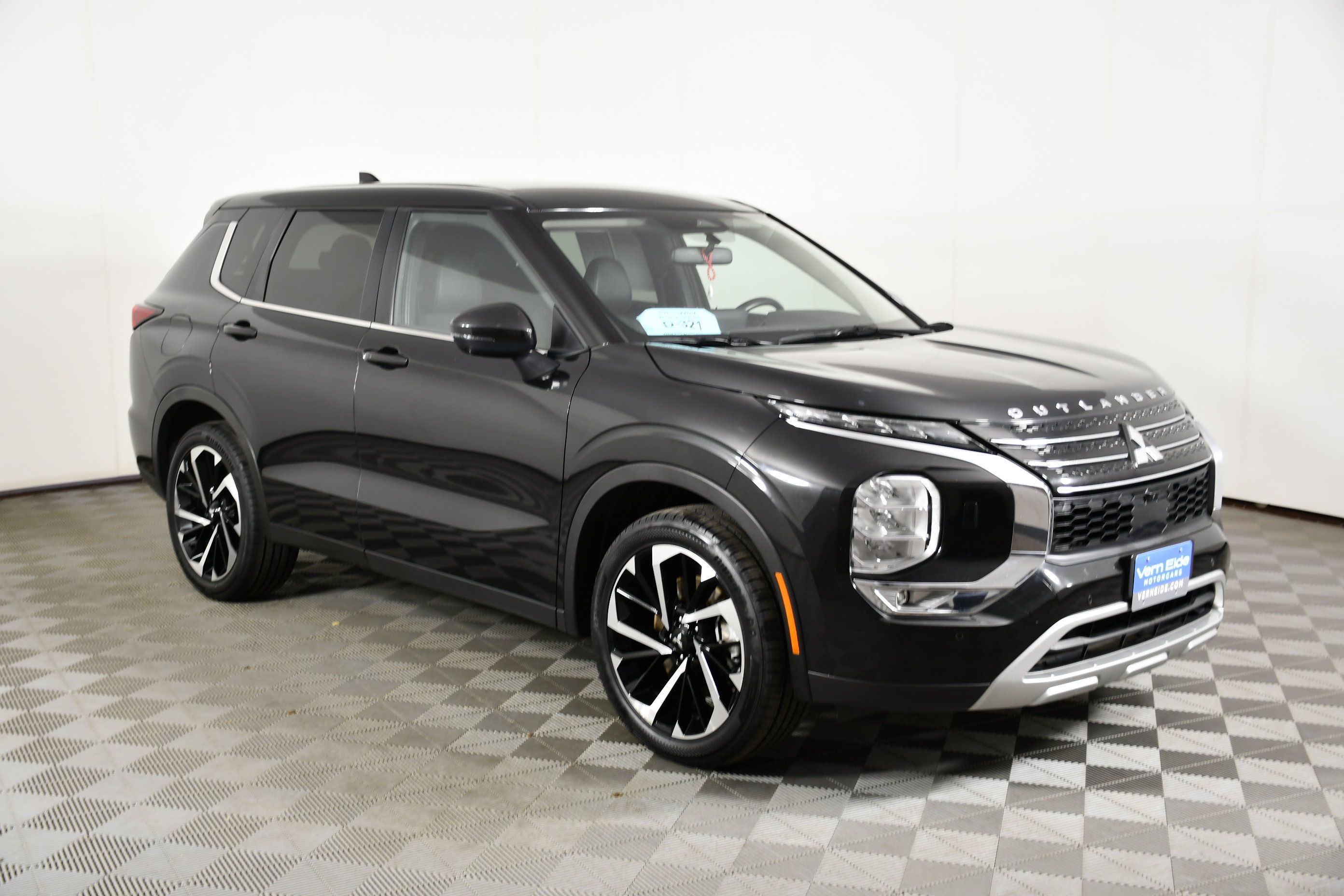Used 2023 Mitsubishi Outlander SE AWD/4WD image 4