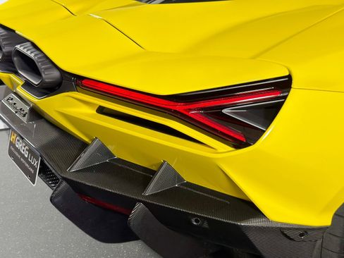 Used 2025 Lamborghini Revuelto AWD/4WD image 18